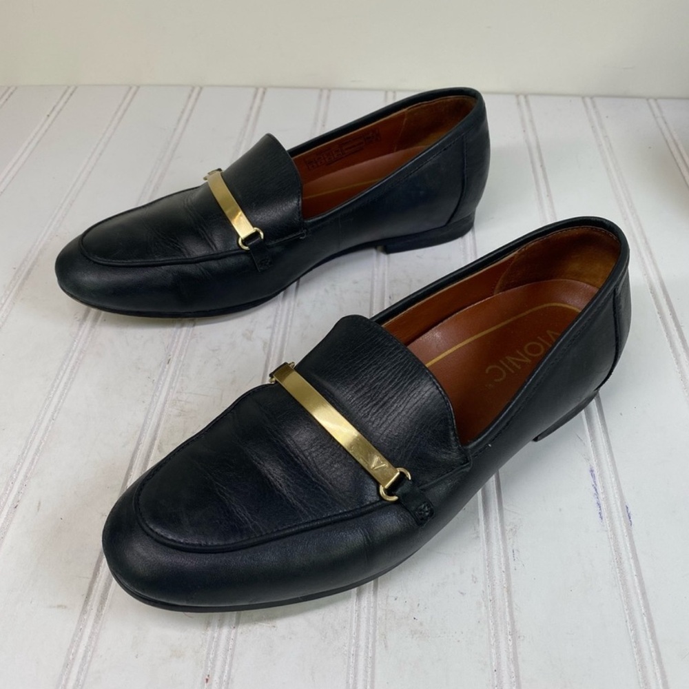 Vionic Evie black leather loafers